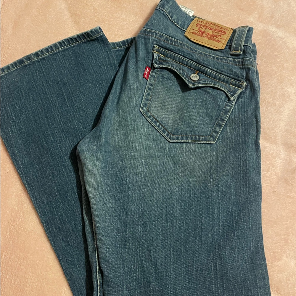 Levi 542 tilted waist